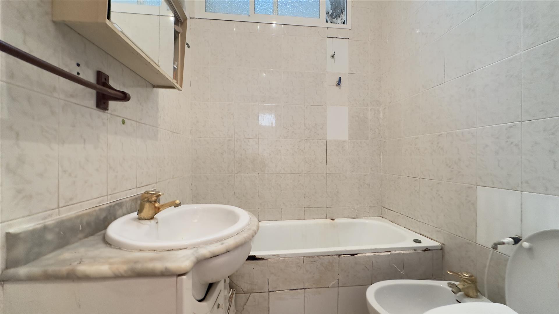  Image of Apartment - 1 Bedrooms - 1 Bathrooms for Sale in Upper Town-Gibraltar, Image 7